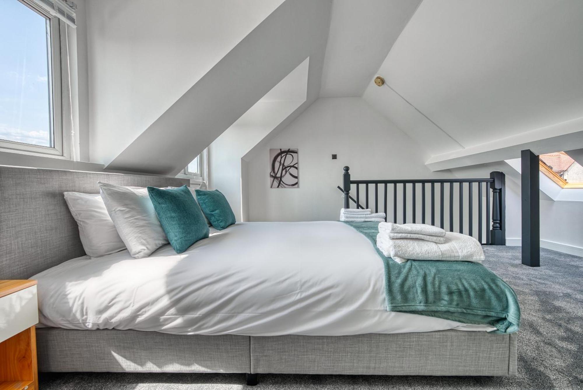 Aryas Homes Oxford - Headington Extérieur photo