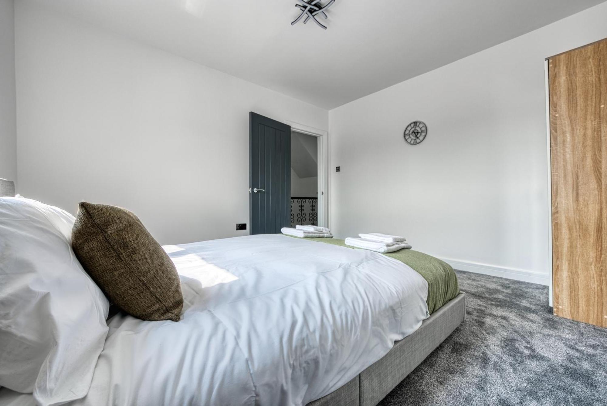 Aryas Homes Oxford - Headington Extérieur photo